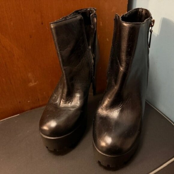 Schutz Black Leather Platform Heel Boot with Lug Sole and zippers - Picture 1 of 16